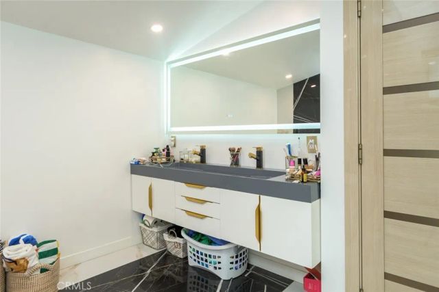 16964 Knapp Street, Northridge, CA 91343