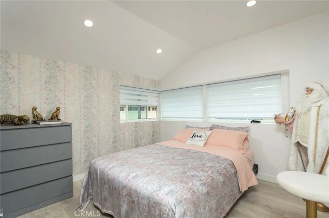16964 Knapp Street, Northridge, CA 91343