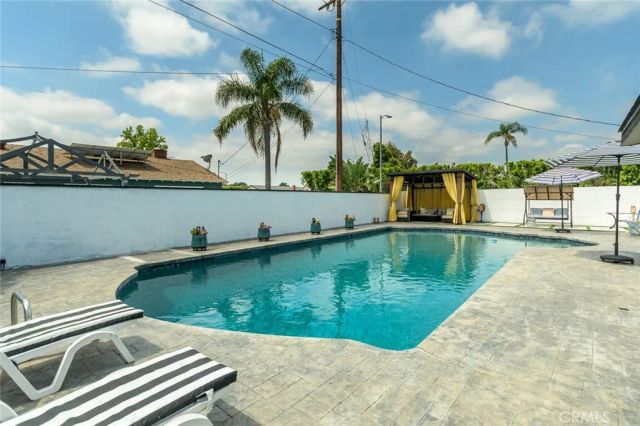 16964 Knapp Street, Northridge, CA 91343