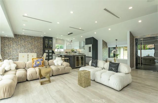 16964 Knapp Street, Northridge, CA 91343