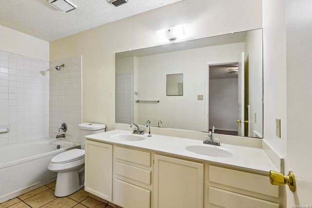 8142 MANDERLY PL, Converse, TX 78109