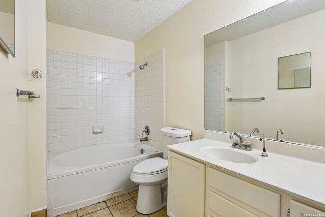 8142 MANDERLY PL, Converse, TX 78109