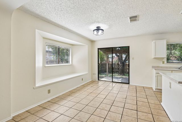 8142 MANDERLY PL, Converse, TX 78109