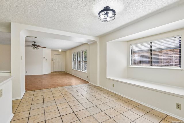 8142 MANDERLY PL, Converse, TX 78109