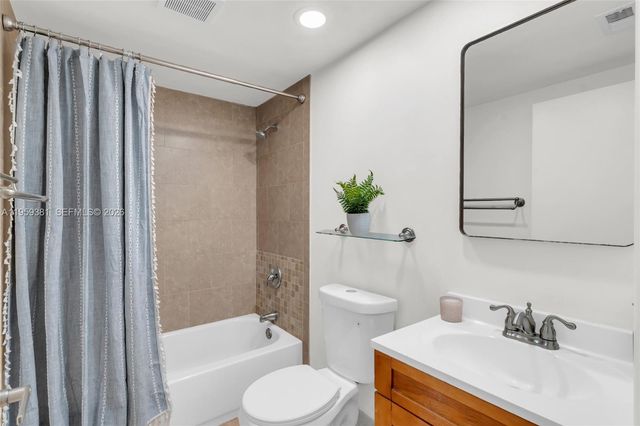 6707 N Kendall Dr 105, Pinecrest, FL 33156