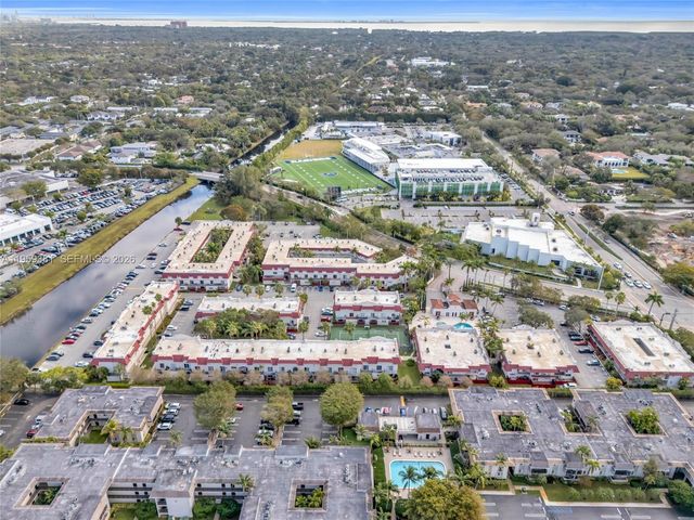 6707 N Kendall Dr 105, Pinecrest, FL 33156