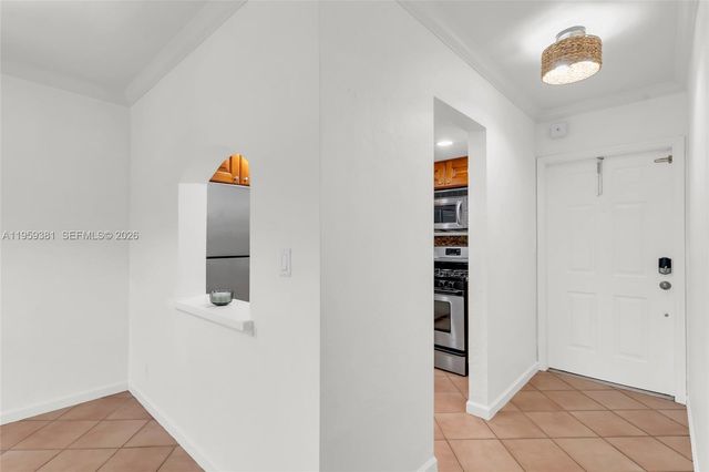 6707 N Kendall Dr 105, Pinecrest, FL 33156