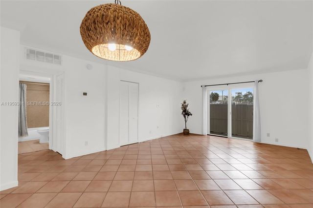 6707 N Kendall Dr 105, Pinecrest, FL 33156