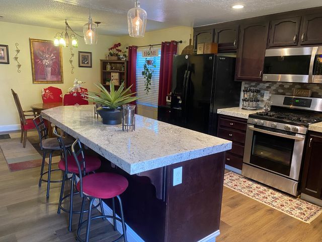 13163 Barnes Ave, Waterford, CA 95386