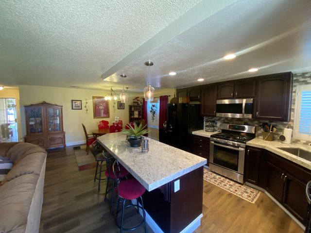 13163 Barnes Ave, Waterford, CA 95386