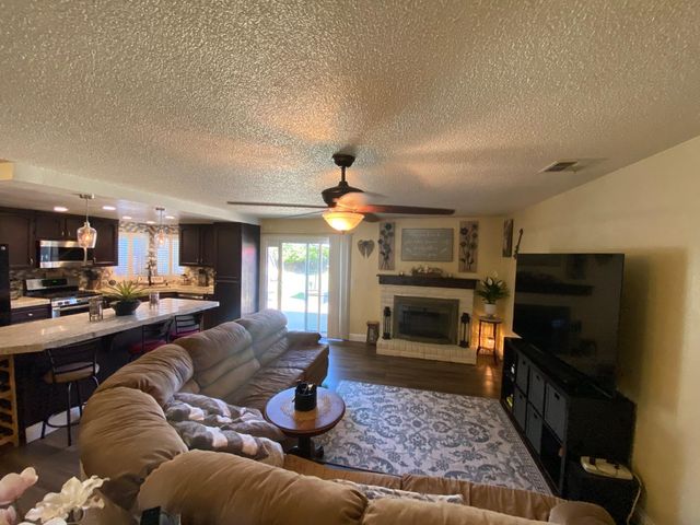 13163 Barnes Ave, Waterford, CA 95386