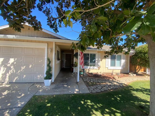 13163 Barnes Ave, Waterford, CA 95386