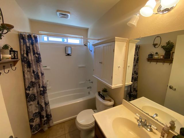 13163 Barnes Ave, Waterford, CA 95386