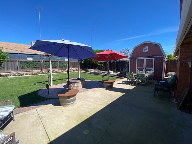 13163 Barnes Ave, Waterford, CA 95386