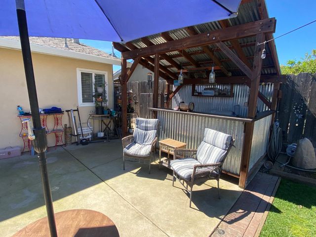 13163 Barnes Ave, Waterford, CA 95386