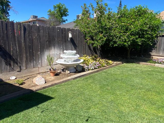 13163 Barnes Ave, Waterford, CA 95386