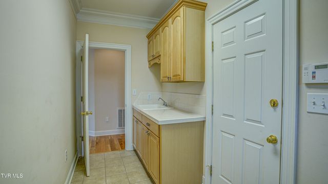2005 Brentford Lane, Kingsport, TN 37664