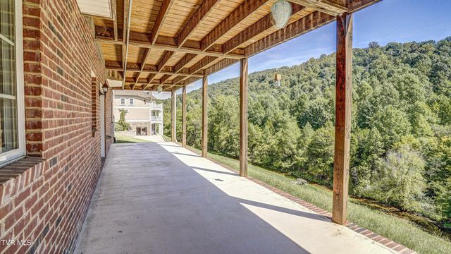 2005 Brentford Lane, Kingsport, TN 37664