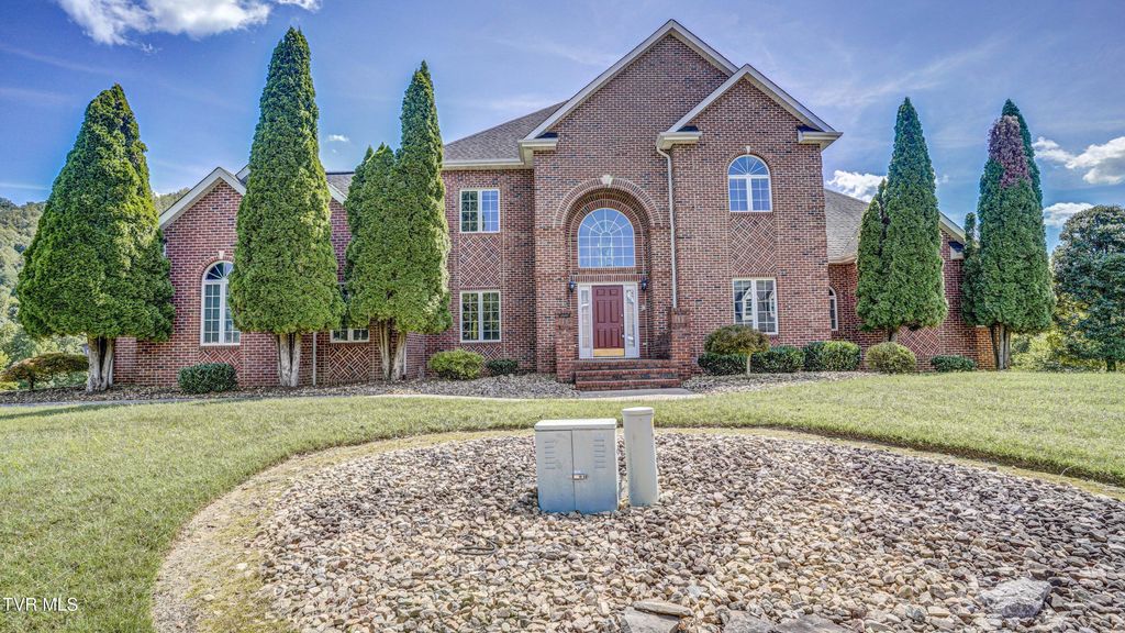 2005 Brentford Lane, Kingsport, TN 37664
