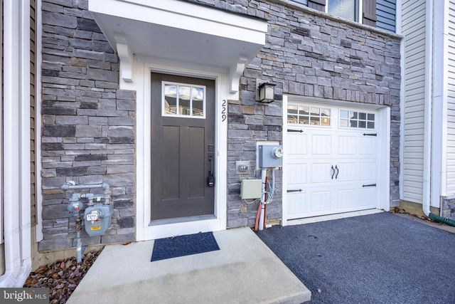 229 SUGAR MAPLE SQ, Downingtown, PA 19335