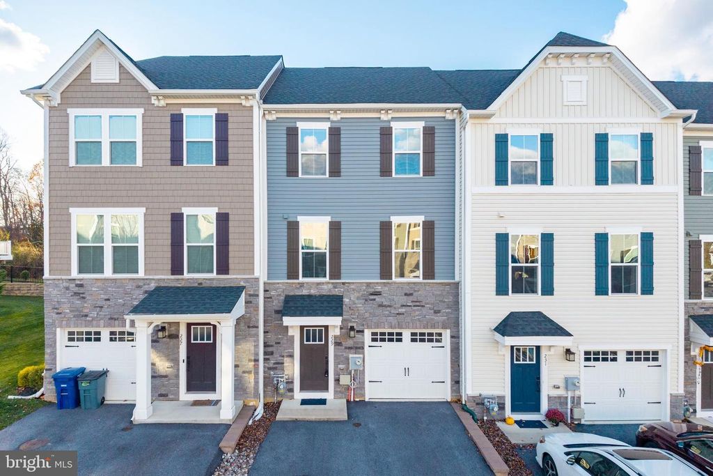 229 SUGAR MAPLE SQ, Downingtown, PA 19335