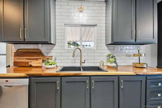 525 W El Norte Pkwy 126, Escondido, CA 92026