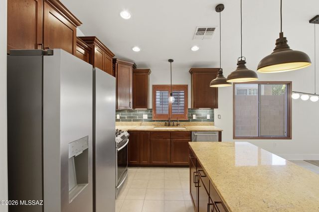 114 S Beyerville Place, Sahuarita, AZ 85629