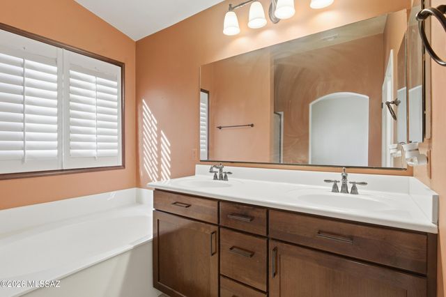 114 S Beyerville Place, Sahuarita, AZ 85629