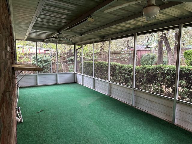 532 Plainview Drive, Hurst, TX 76054