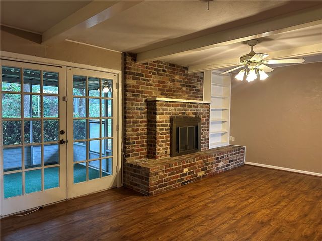 532 Plainview Drive, Hurst, TX 76054