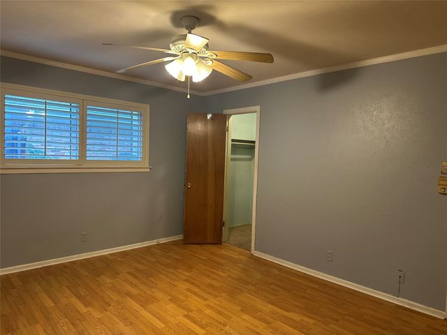 532 Plainview Drive, Hurst, TX 76054