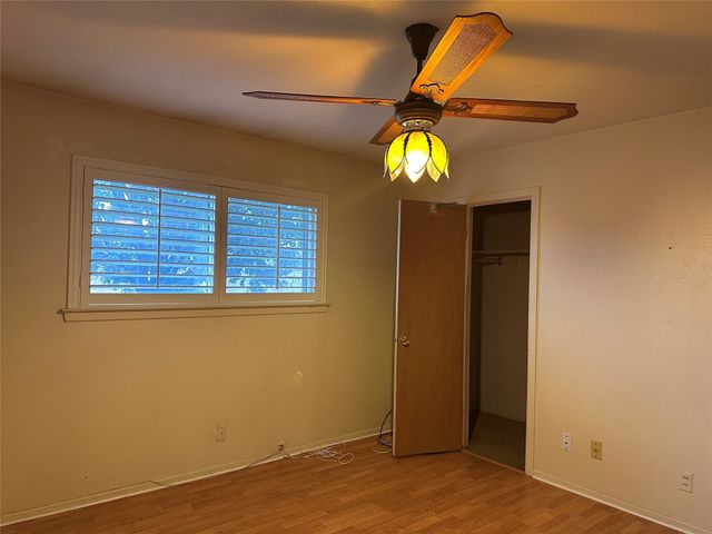 532 Plainview Drive, Hurst, TX 76054