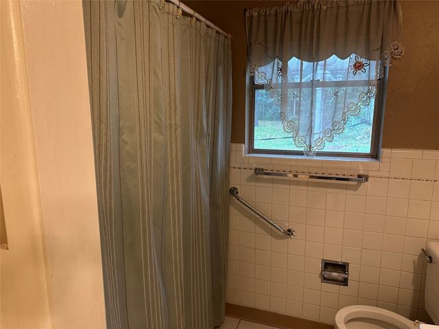 532 Plainview Drive, Hurst, TX 76054