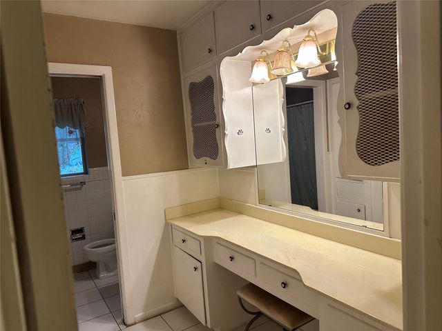 532 Plainview Drive, Hurst, TX 76054