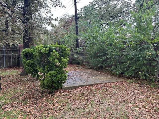 532 Plainview Drive, Hurst, TX 76054