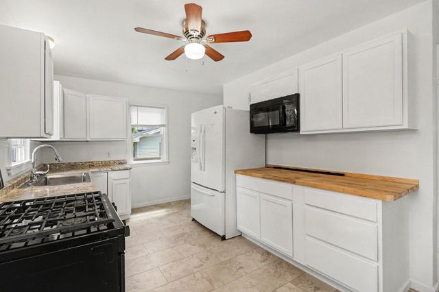 145 18th Avenue S, South Saint Paul, MN 55075