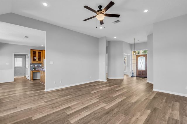 1075 Harrisburg Road, Brenham, TX 77833