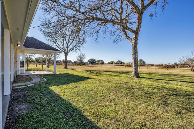1075 Harrisburg Road, Brenham, TX 77833