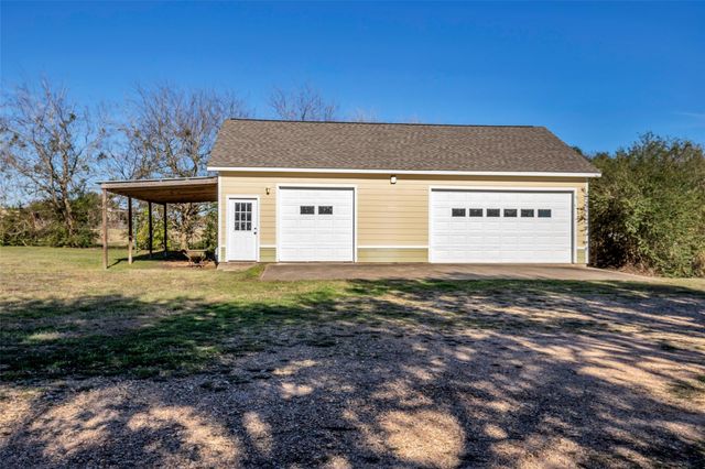 1075 Harrisburg Road, Brenham, TX 77833