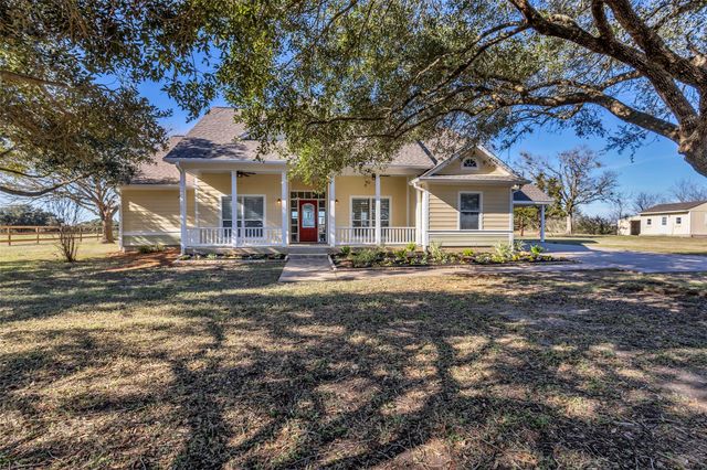 1075 Harrisburg Road, Brenham, TX 77833