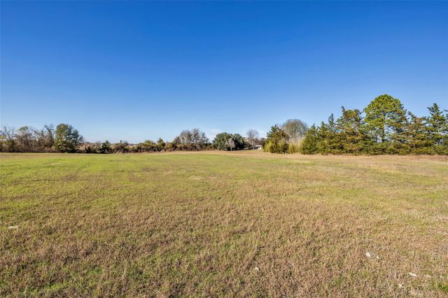 1075 Harrisburg Road, Brenham, TX 77833