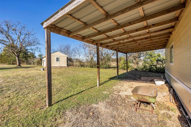 1075 Harrisburg Road, Brenham, TX 77833
