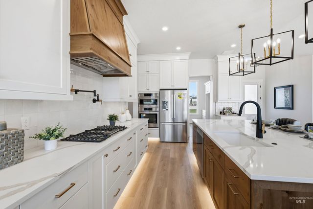 24897 Ardmore Ct, Caldwell, ID 83607