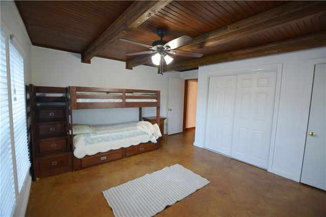 322 Lakeside Dr, Corpus Christi, TX 78418