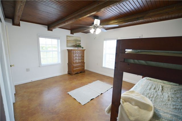 322 Lakeside Dr, Corpus Christi, TX 78418