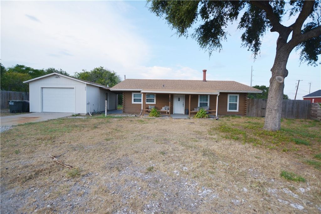 322 Lakeside Dr, Corpus Christi, TX 78418