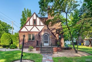 1444 Windsor Road, Teaneck, NJ 07666
