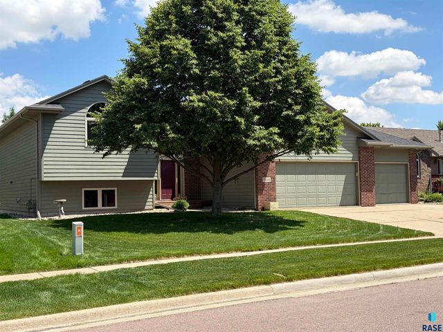 7504 S Aftyn Ave Avenue, Sioux Falls, SD 57108