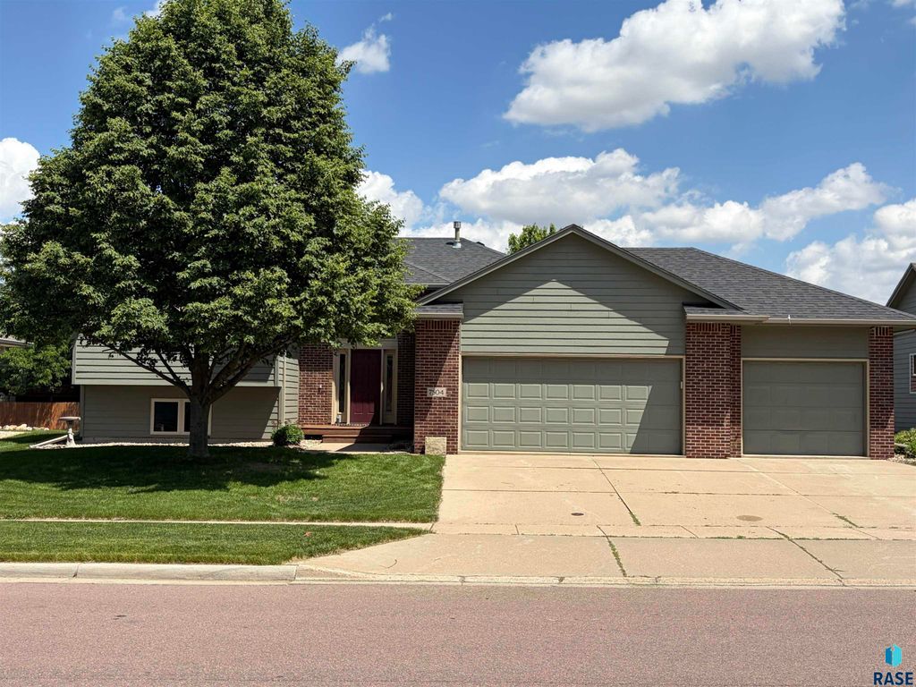7504 S Aftyn Ave Avenue, Sioux Falls, SD 57108