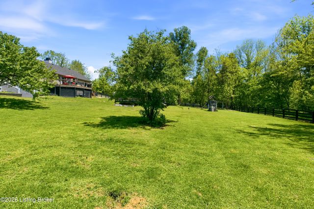 2010 Clearview Dr, La Grange, KY 40031
